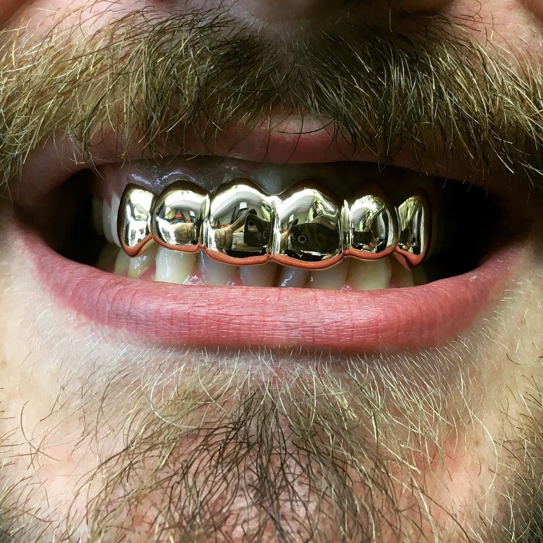Yuro Customs piece